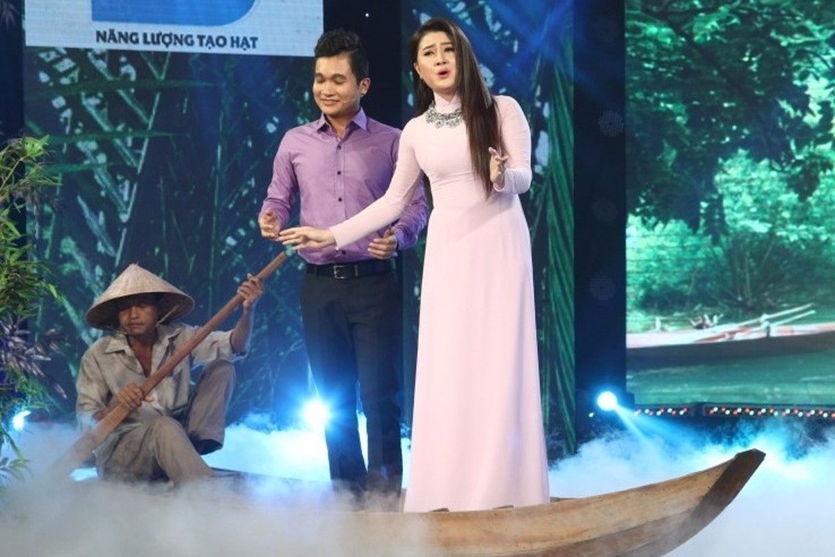 Chan dung co gai khien nghe si Ngoc Huyen rut khoi ghe nong-Hinh-3